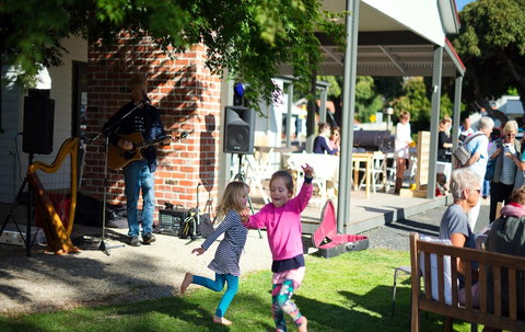 Meeniyan Square - Holiday Great Ocean Road 1