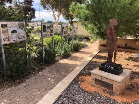 Moonta Area School Memorial Trail - Holiday Great Ocean Road 0