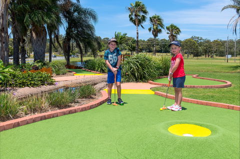 Port Macquarie Driving Range And Mini Golf - Holiday Great Ocean Road 2