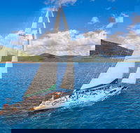 2-Night Whitsundays Sailing Cruise incl. Whitehaven Beach  Great Barrier Reef - Holiday Great Ocean Road
