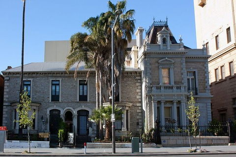 Adelaide Airport Transfers : Adelaide City To Airport ADL In Luxury Car - Holiday Great Ocean Road 4