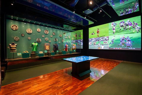 Ultimate Sports Lovers Bus Tour Of Melbourne - Holiday Great Ocean Road 4