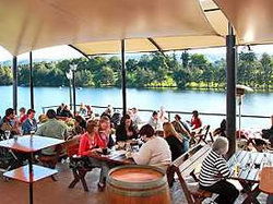 Regatta Bar - Log Cabin - Holiday Great Ocean Road 3