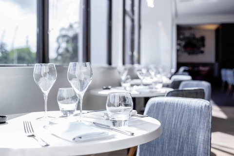 MRepublic Restaurant, Bar And Lounge - Holiday Great Ocean Road 7