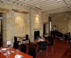 Customs House Waterfront Hotel - Holiday Great Ocean Road 1