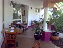 Clifton Capers Bar & Grill - Holiday Great Ocean Road 2