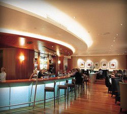 The Globe Wine Bar & Restaurant - Holiday Great Ocean Road 2