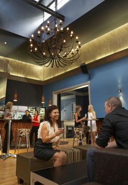 Canton Lounge Bar - Holiday Great Ocean Road 2