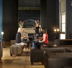 Canton Lounge Bar - Holiday Great Ocean Road 3