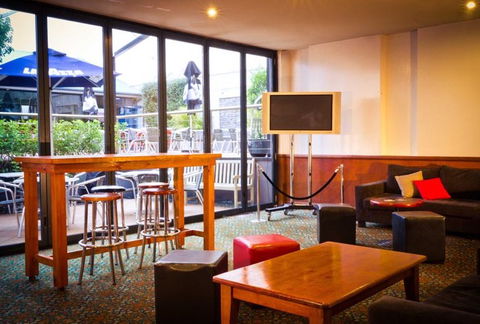 CBD Hotel Newcastle - Holiday Great Ocean Road 1