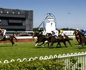 Kembla Grange Racecourse - Illawarra Turf Club - Holiday Great Ocean Road 1