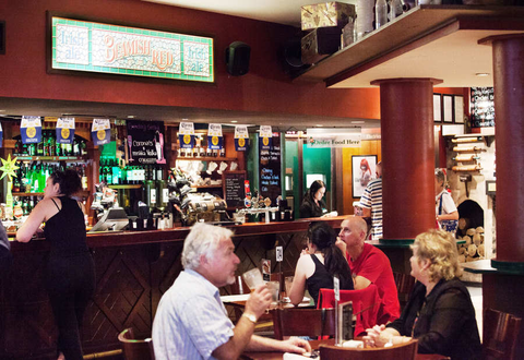 O'Malley's Irish Pub - Holiday Great Ocean Road 2