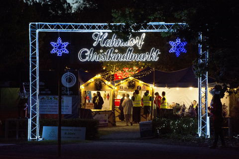 Hahndorf Christmas Market Walking Tours - Holiday Great Ocean Road 0
