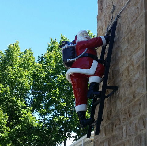 Hahndorf Christmas Market Walking Tours - Holiday Great Ocean Road 1