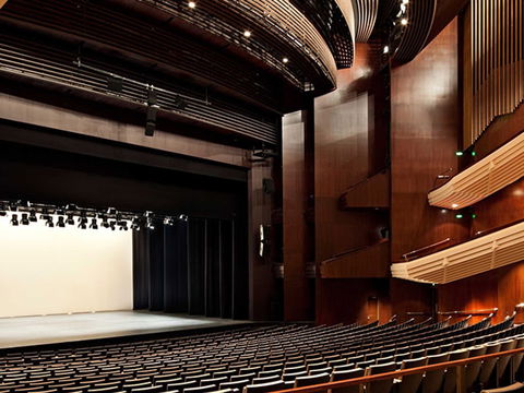 QPAC Weekly Discovery Tour - Holiday Great Ocean Road 0