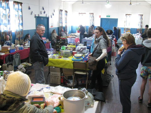 Trash And Treasure At East Kurrajong - Holiday Great Ocean Road 2