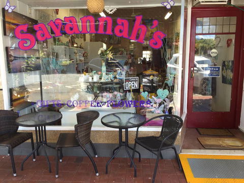 EXHIBITION: LILY MAE MARTIN: OVERBURDEN - Holiday Great Ocean Road 2