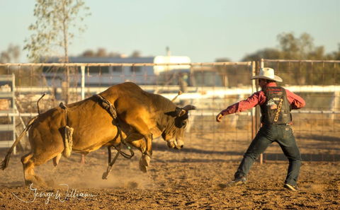 Walgett Charity Bushman's Carnival Rodeo And Campdraft - Holiday Great Ocean Road 0