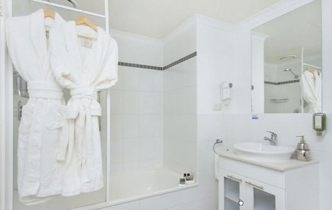 Pacific Suites Canberra - Holiday Great Ocean Road 6
