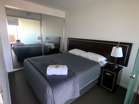 Honeysuckle Executive Apartments - Holiday Great Ocean Road 6