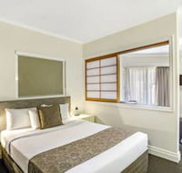 Toowong Inn  Suites - Holiday Great Ocean Road