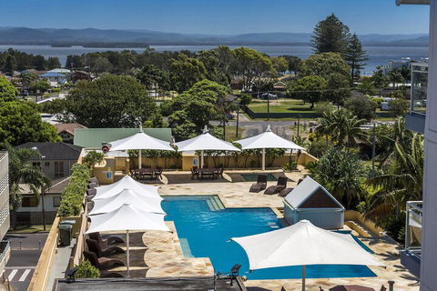 Oaks The Entrance Waterfront Suites - Holiday Great Ocean Road 4