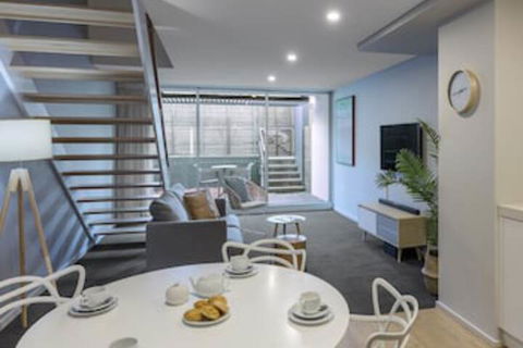 Oaks Nelson Bay Lure Suites - Holiday Great Ocean Road 0