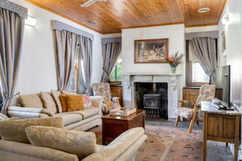 Reillys Wines Heritage Cottages - Holiday Great Ocean Road 0