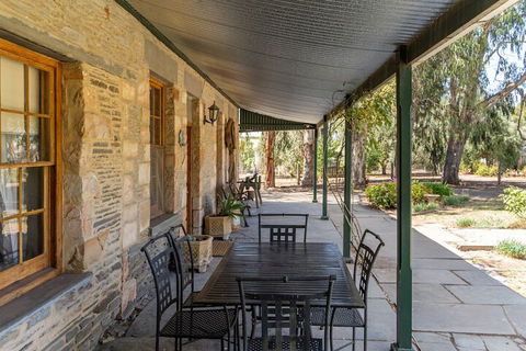 Reillys Wines Heritage Cottages - Holiday Great Ocean Road 2