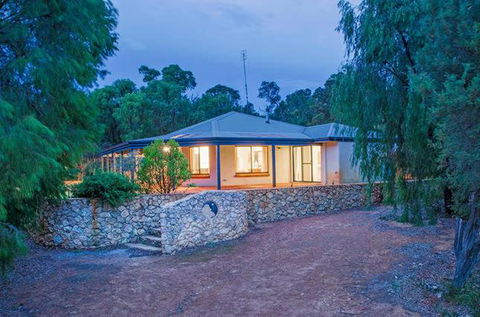 Yallingup Pet Friendly Bush Retreat - Holiday Great Ocean Road 4