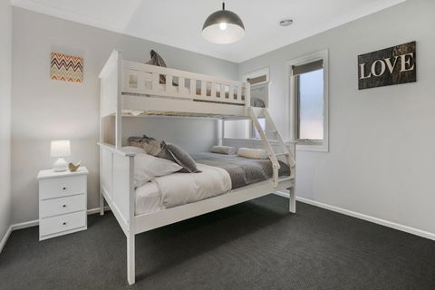 Luxury Coastal Escape - Holiday Great Ocean Road 3