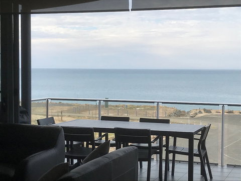 Penneshaw Oceanview Apartments - Holiday Great Ocean Road 1