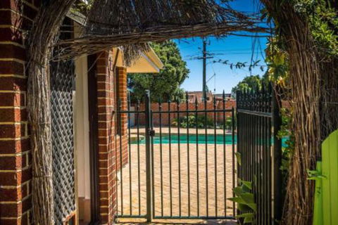 Yanchep Beach Retreat - Holiday Great Ocean Road 5