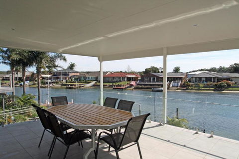 Unbeatable Waterfront Location - Holiday Great Ocean Road 1