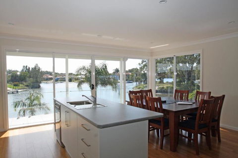 Unbeatable Waterfront Location - Holiday Great Ocean Road 4