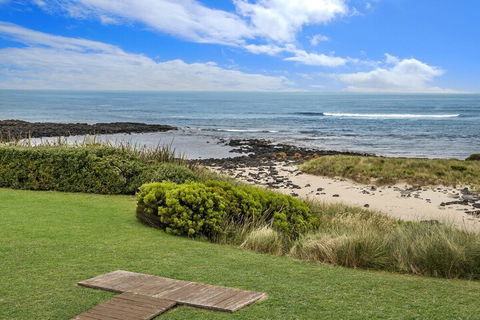 HEARNS BEACH HOUSE - Holiday Great Ocean Road 2