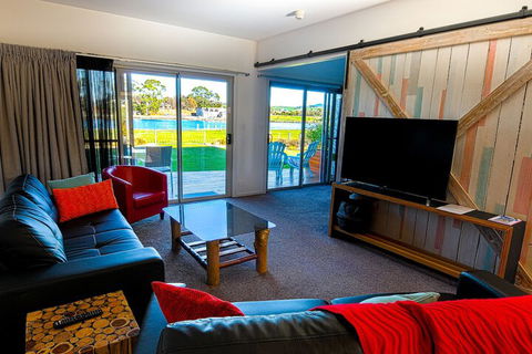 Ulverstone River Edge Apartments - Holiday Great Ocean Road 5