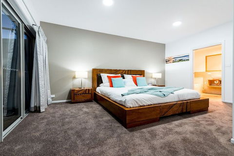 Ulverstone River Edge Apartments - Holiday Great Ocean Road 3