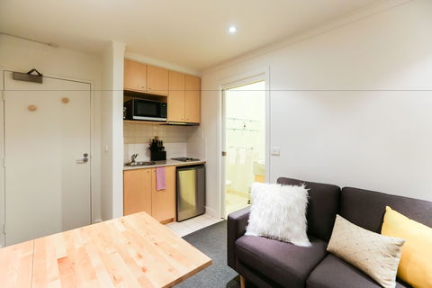 WILLOW, Carlton Studio Apartment - Holiday Great Ocean Road 1