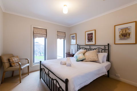 JASMINE, 2BDR Port Melbourne House - Holiday Great Ocean Road 1