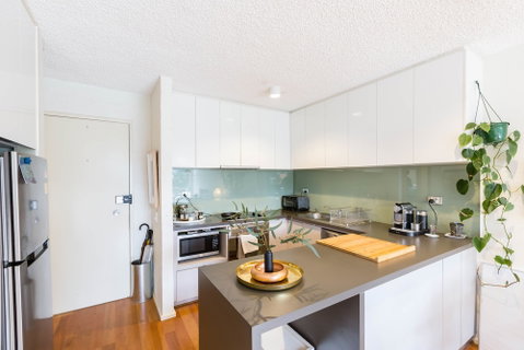 ISAAC, 1BDR South Melbourne Apartment - Holiday Great Ocean Road 3