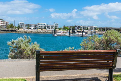 Port Adelaide Harbourside Home - Holiday Great Ocean Road 3