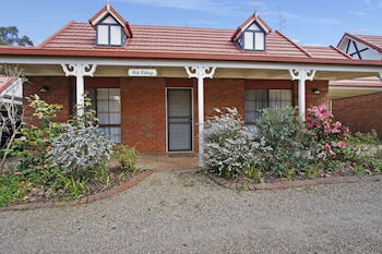 Oak Cottage - Tudor Village Unit 5 - Holiday Great Ocean Road 0