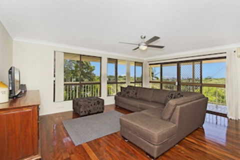 KINGSCLIFF HOLIDAY HOME On The HILL SYDS VIEW - Holiday Great Ocean Road 0