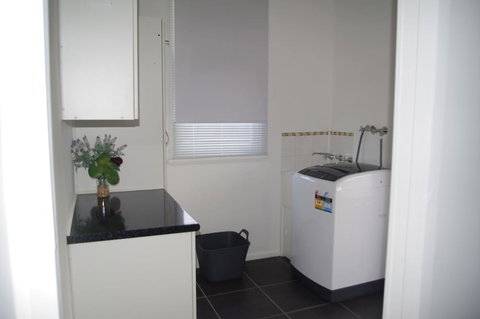 Lake Tyrrell Accommodation Sea Lake - Holiday Great Ocean Road 3