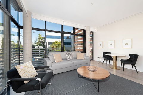 Uber Chic Newtown Designer Pad H392 - Holiday Great Ocean Road 2