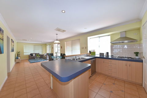 Redcliff Home Close To City & Airport - Holiday Great Ocean Road 4