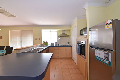 Redcliff Home Close To City & Airport - Holiday Great Ocean Road 5