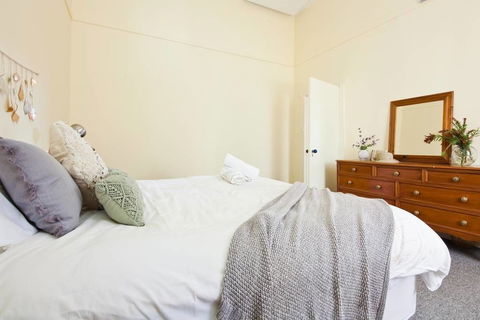 WB319 Chatswood Charmer Roomy 3 Bed Apartment - Holiday Great Ocean Road 0