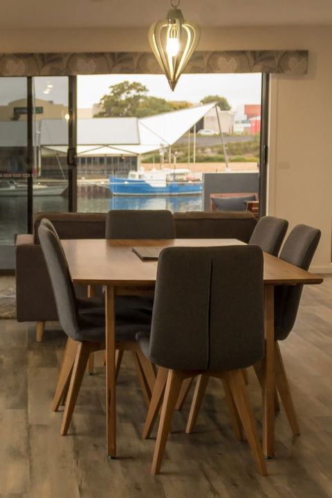 Ulverstone Waterfront Apartments - Holiday Great Ocean Road 5
